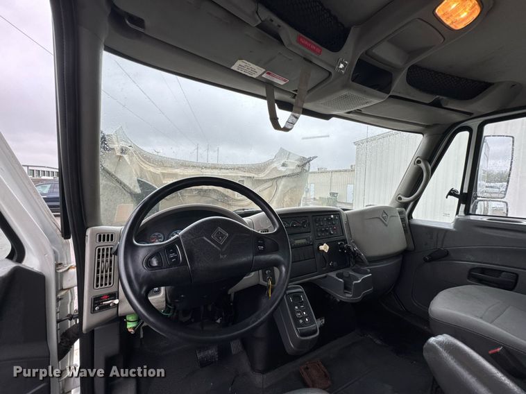 image for item DO0798 2009 International DuraStar 4300 utility / service truck