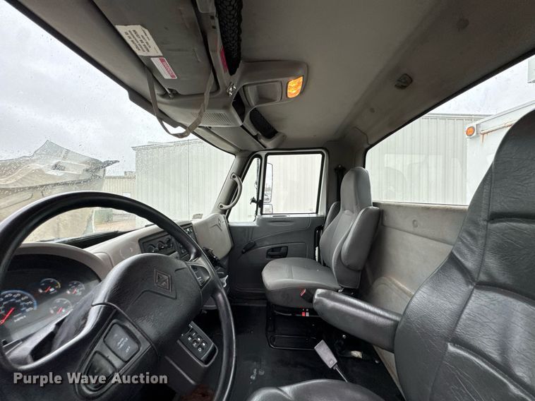 image for item DO0798 2009 International DuraStar 4300 utility / service truck