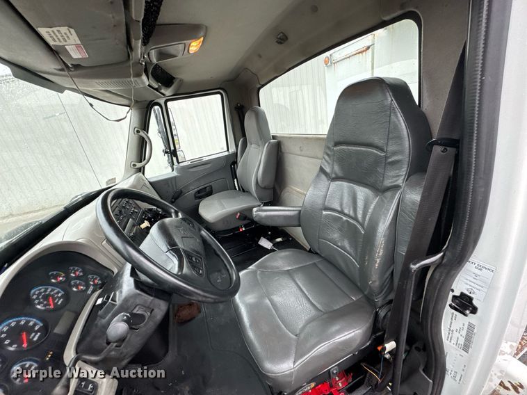 image for item DO0798 2009 International DuraStar 4300 utility / service truck