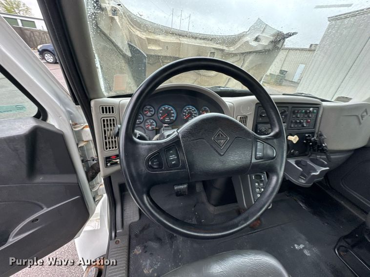 image for item DO0798 2009 International DuraStar 4300 utility / service truck