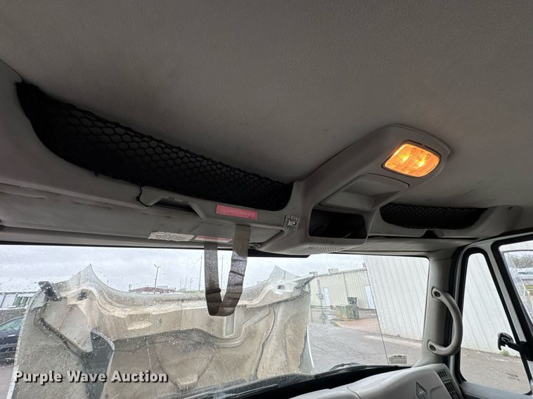 image for item DO0798 2009 International DuraStar 4300 utility / service truck