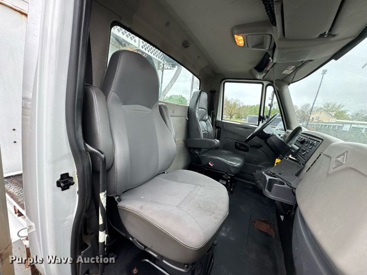 image for item DO0798 2009 International DuraStar 4300 utility / service truck