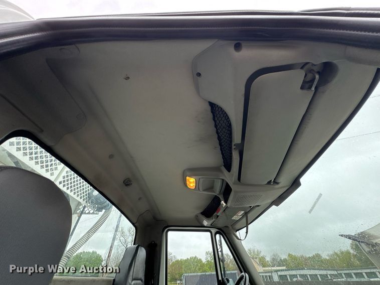 image for item DO0798 2009 International DuraStar 4300 utility / service truck