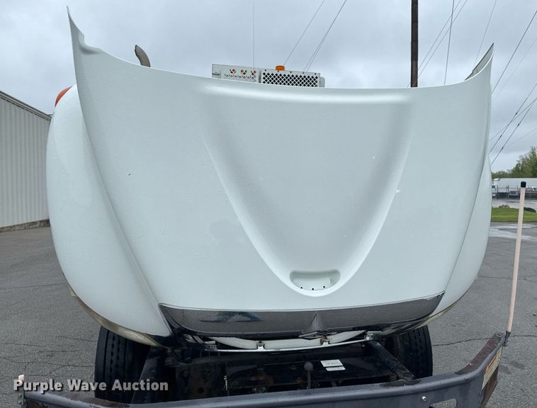 image for item DO0798 2009 International DuraStar 4300 utility / service truck