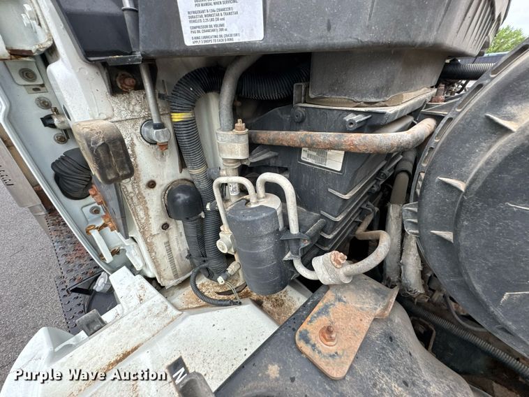 image for item DO0798 2009 International DuraStar 4300 utility / service truck