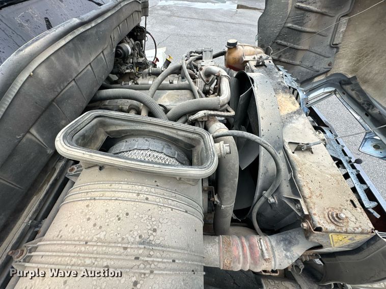 image for item DO0798 2009 International DuraStar 4300 utility / service truck