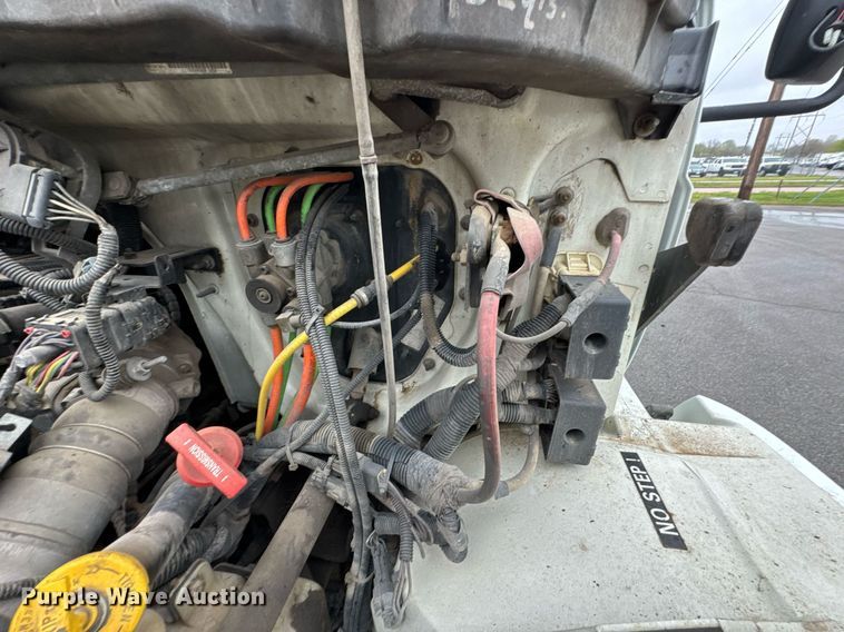 image for item DO0798 2009 International DuraStar 4300 utility / service truck