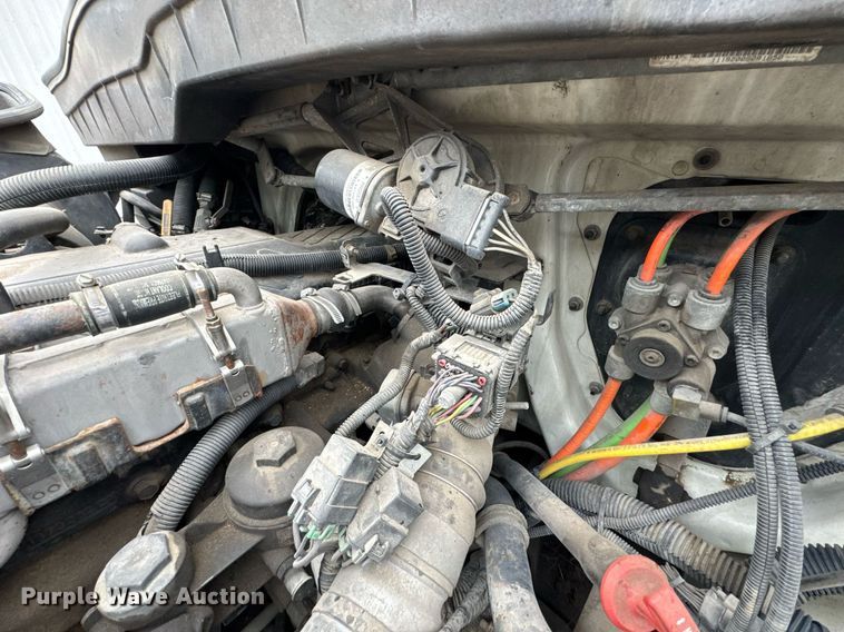 image for item DO0798 2009 International DuraStar 4300 utility / service truck