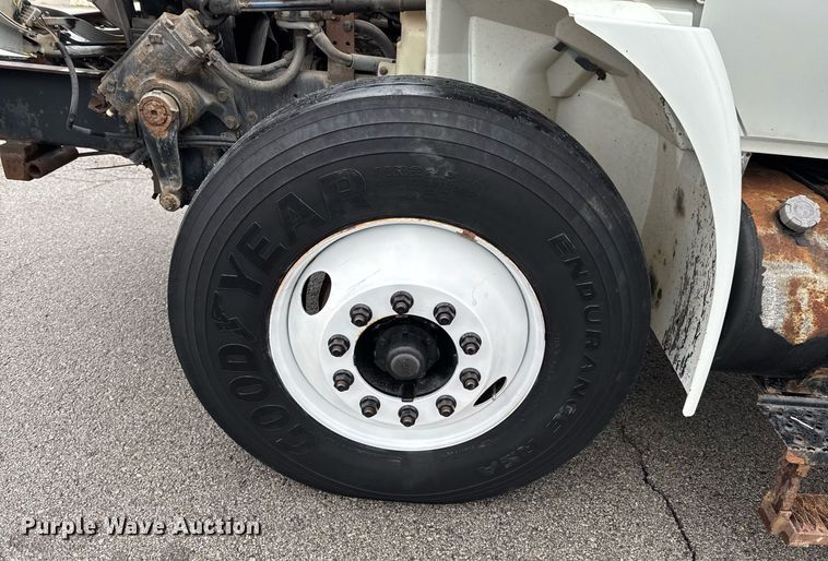 image for item DO0798 2009 International DuraStar 4300 utility / service truck