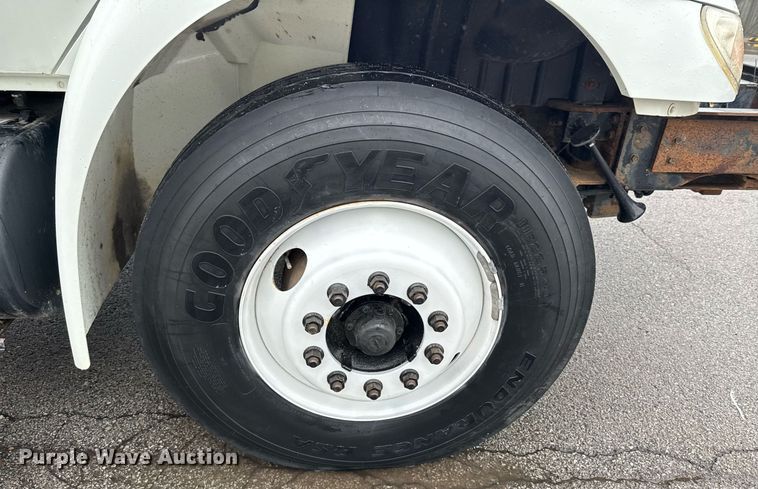 image for item DO0798 2009 International DuraStar 4300 utility / service truck