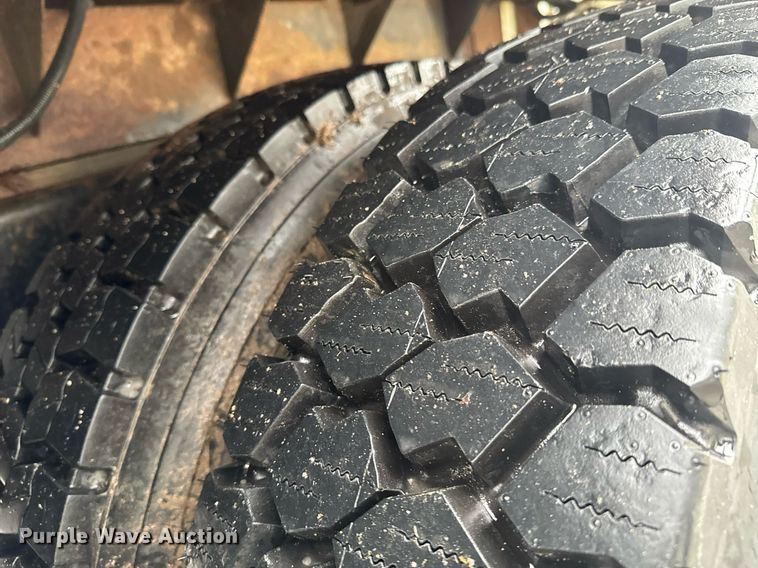 image for item DO0798 2009 International DuraStar 4300 utility / service truck