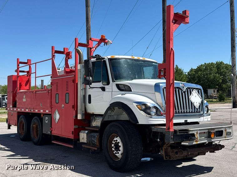 image for item DO0871 2010 International 7000 utility / service truck