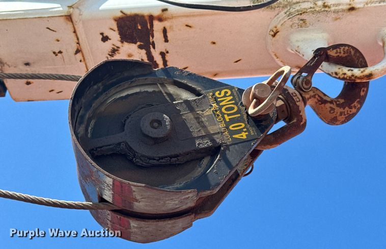 image for item DO0871 2010 International 7000 utility / service truck