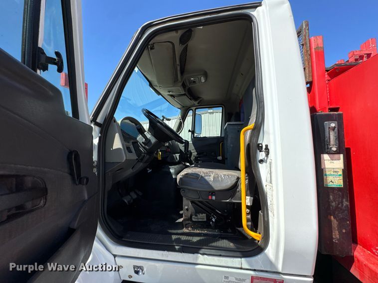 image for item DO0871 2010 International 7000 utility / service truck