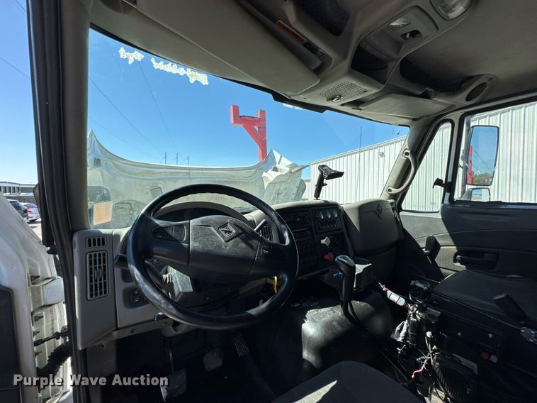 image for item DO0871 2010 International 7000 utility / service truck