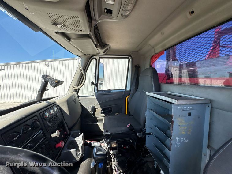 image for item DO0871 2010 International 7000 utility / service truck