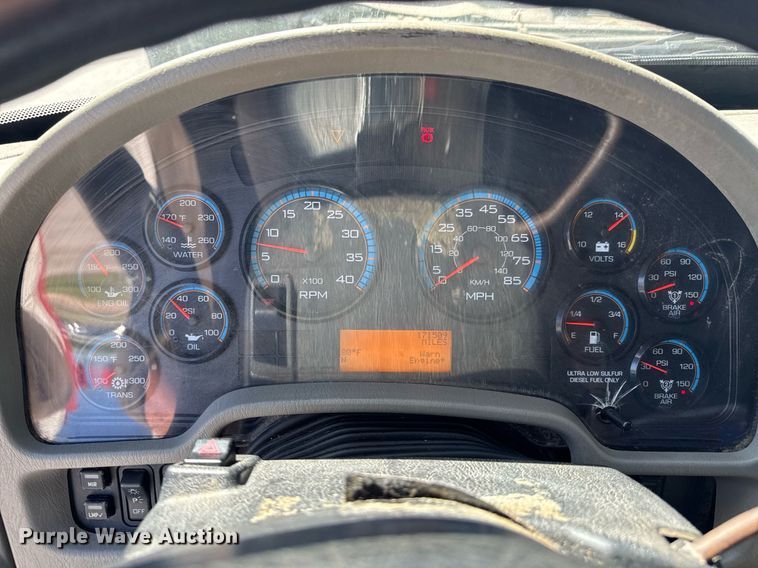 image for item DO0871 2010 International 7000 utility / service truck