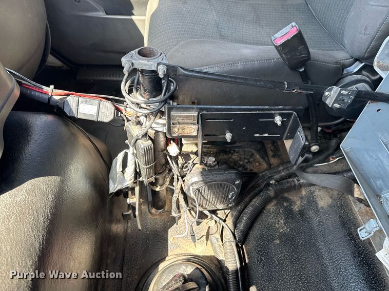 image for item DO0871 2010 International 7000 utility / service truck