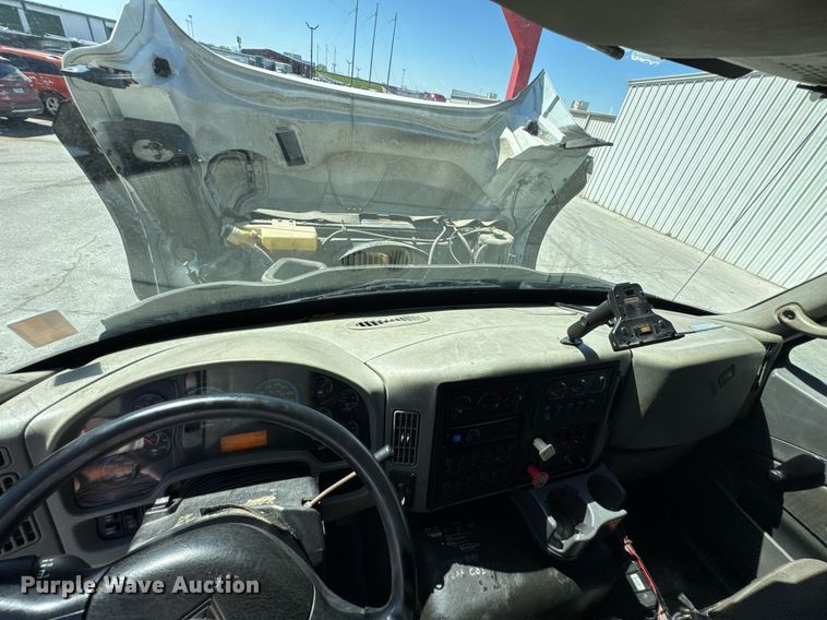 image for item DO0871 2010 International 7000 utility / service truck