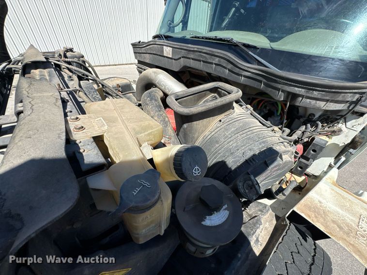 image for item DO0871 2010 International 7000 utility / service truck