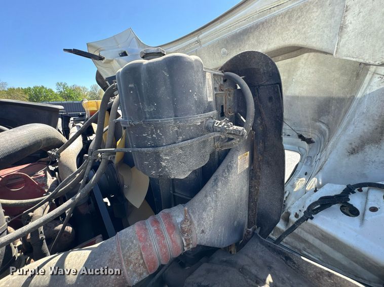 image for item DO0871 2010 International 7000 utility / service truck