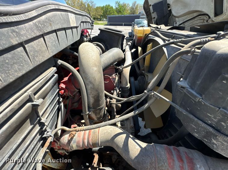 image for item DO0871 2010 International 7000 utility / service truck