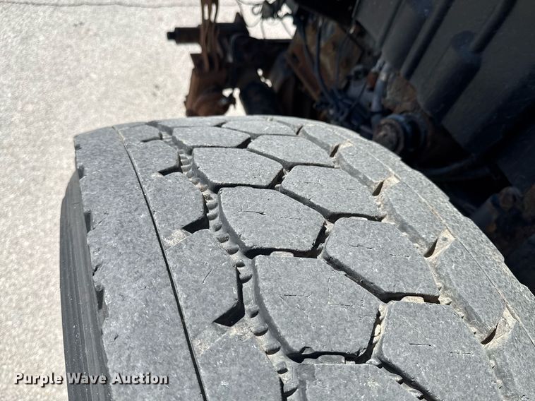 image for item DO0871 2010 International 7000 utility / service truck