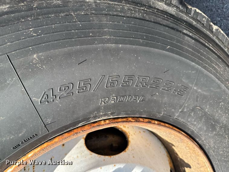 image for item DO0871 2010 International 7000 utility / service truck