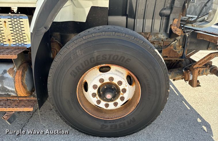 image for item DO0871 2010 International 7000 utility / service truck