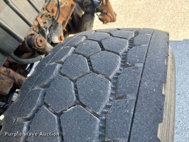 image for item DO0871 2010 International 7000 utility / service truck