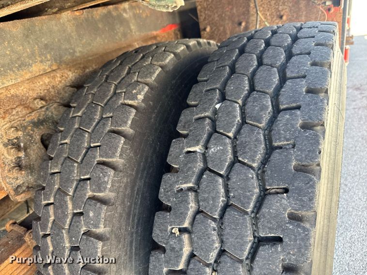 image for item DO0871 2010 International 7000 utility / service truck