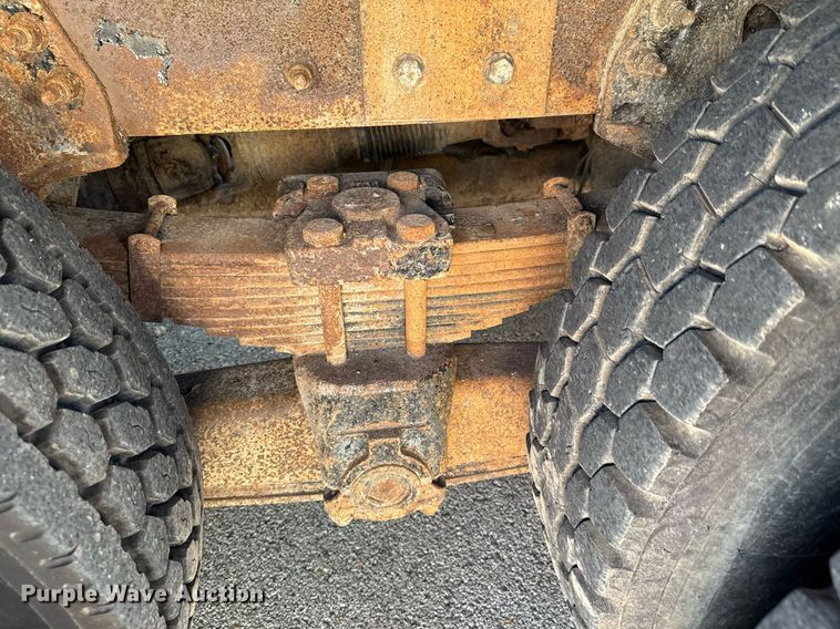 image for item DO0871 2010 International 7000 utility / service truck