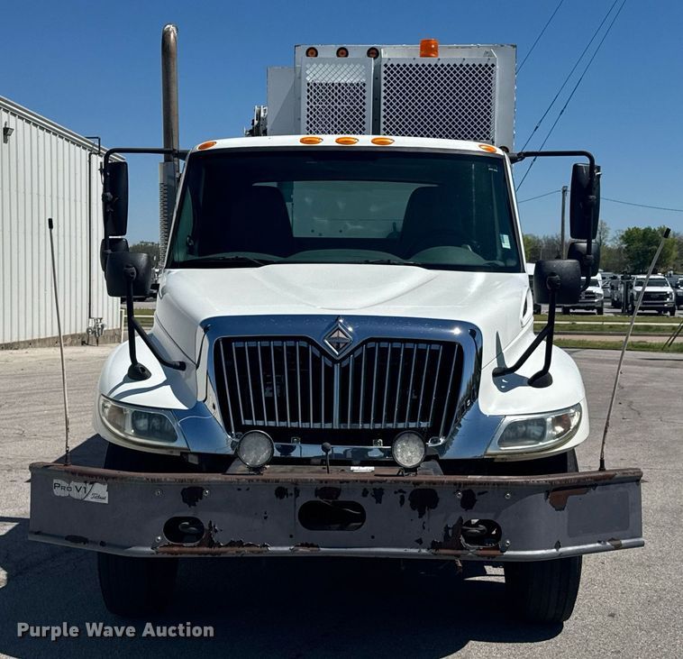 image for item DO0872 2007 International 4000 utility / service truck
