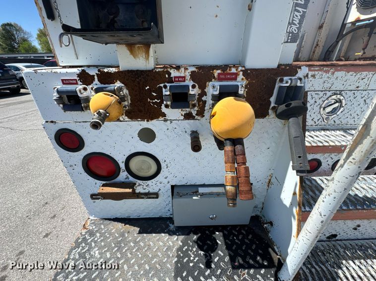 image for item DO0872 2007 International 4000 utility / service truck