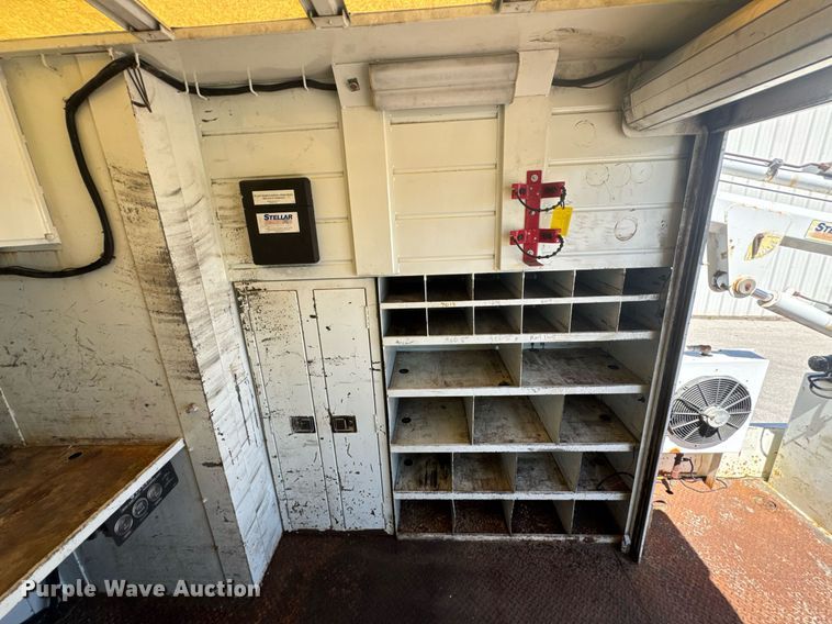 image for item DO0872 2007 International 4000 utility / service truck