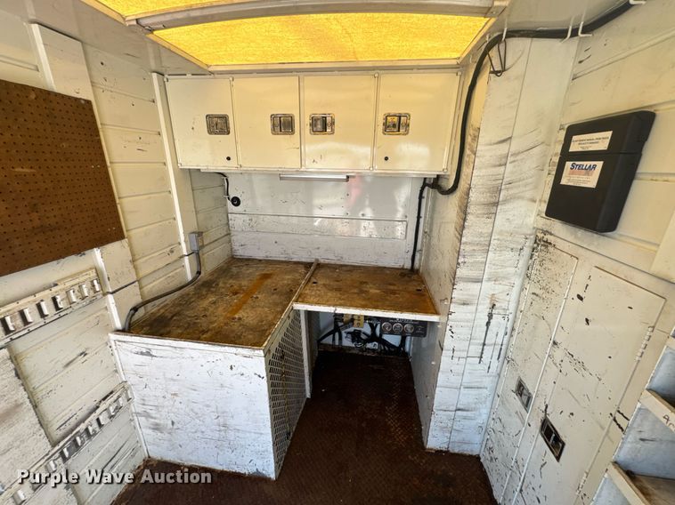 image for item DO0872 2007 International 4000 utility / service truck