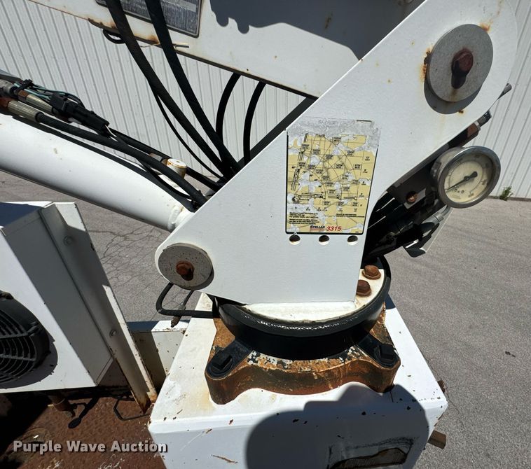 image for item DO0872 2007 International 4000 utility / service truck