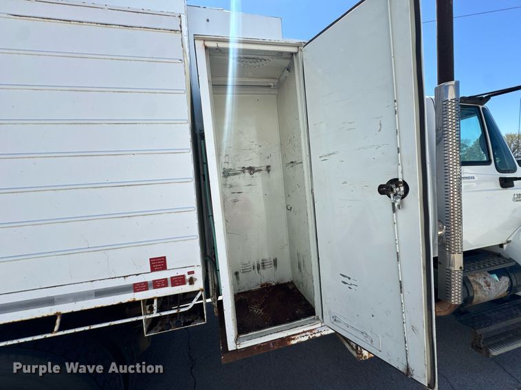 image for item DO0872 2007 International 4000 utility / service truck