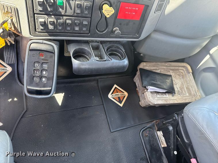 image for item DO0872 2007 International 4000 utility / service truck