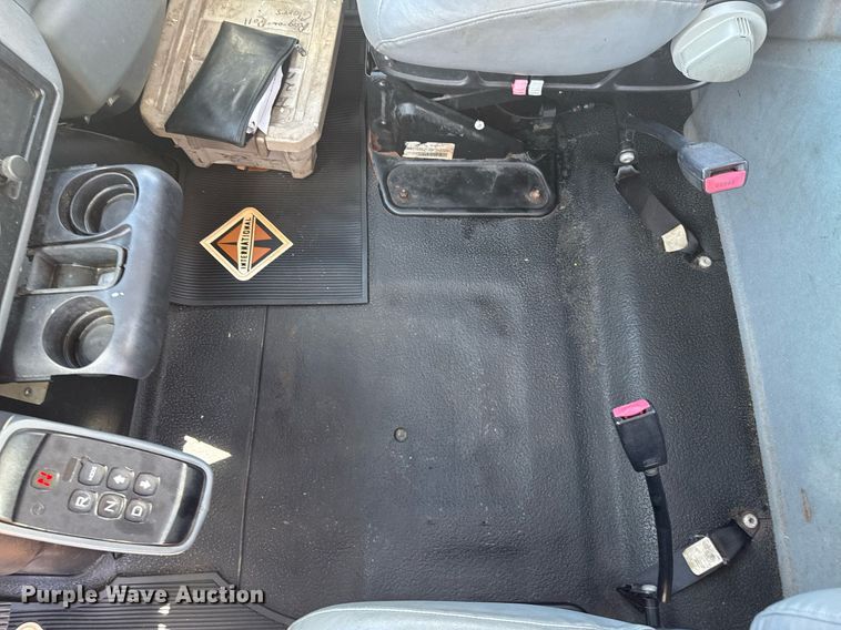 image for item DO0872 2007 International 4000 utility / service truck