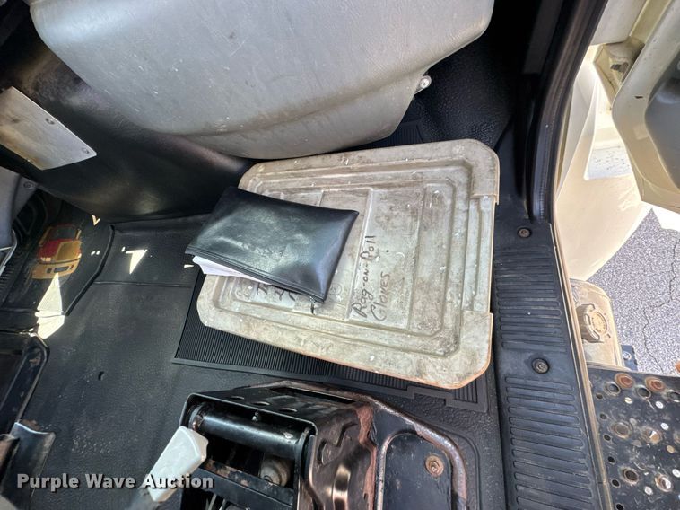 image for item DO0872 2007 International 4000 utility / service truck