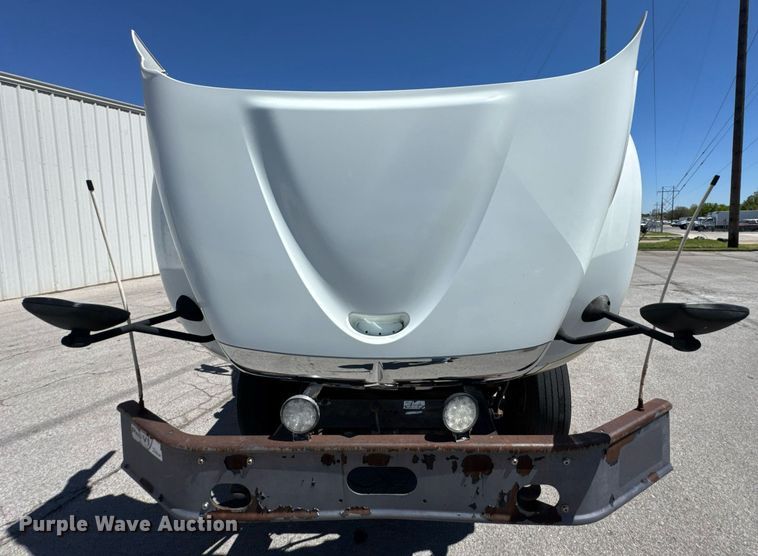 image for item DO0872 2007 International 4000 utility / service truck