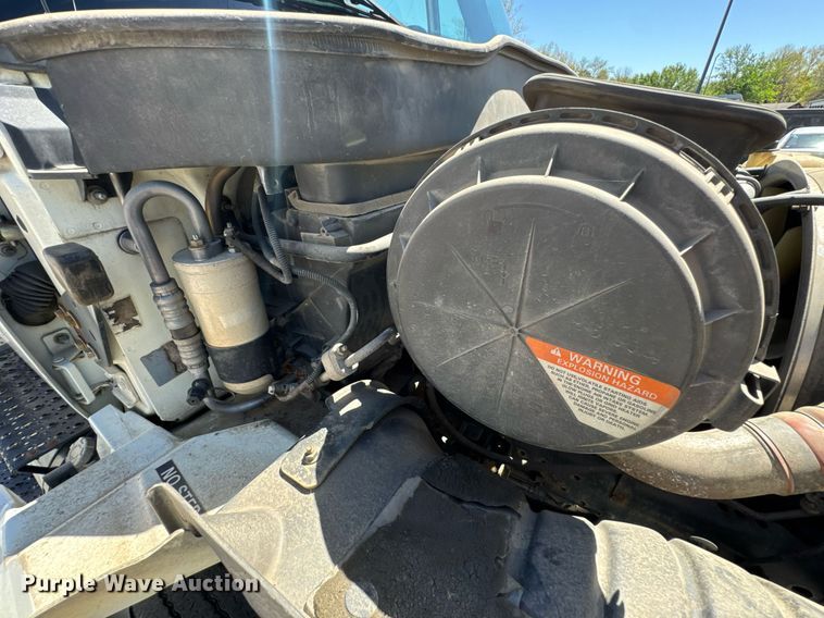 image for item DO0872 2007 International 4000 utility / service truck