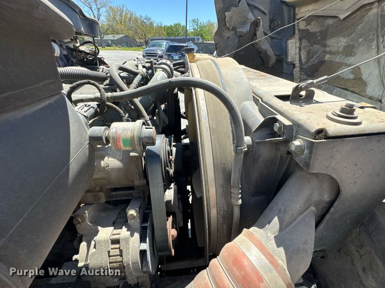 image for item DO0872 2007 International 4000 utility / service truck