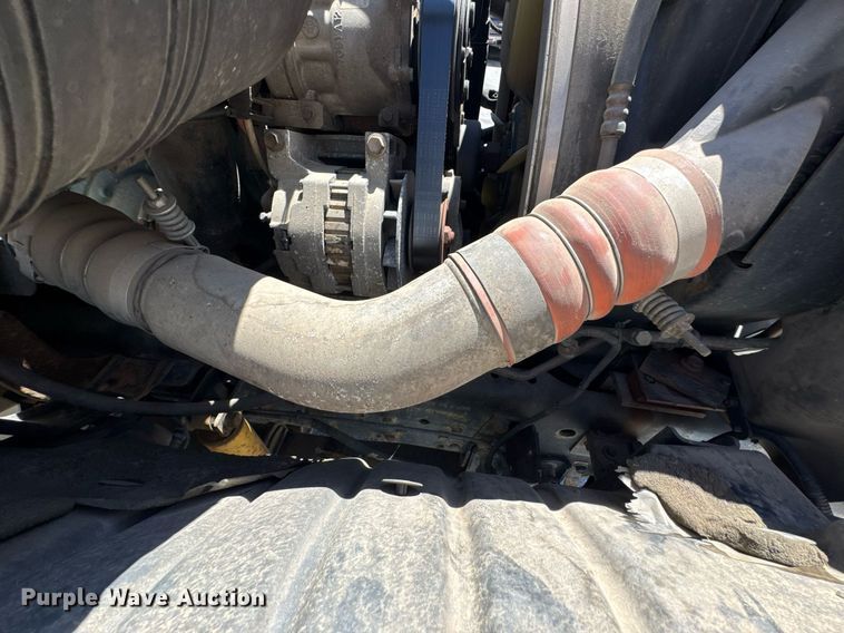 image for item DO0872 2007 International 4000 utility / service truck