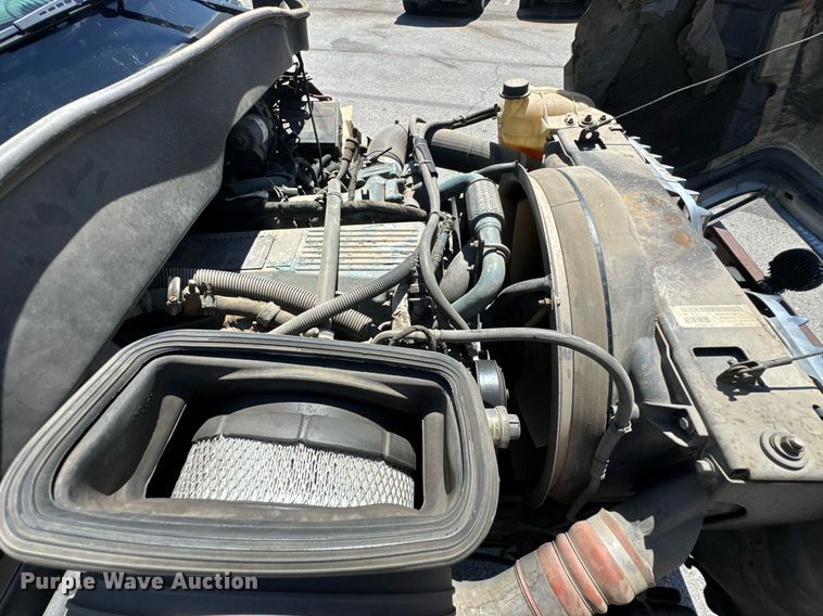 image for item DO0872 2007 International 4000 utility / service truck