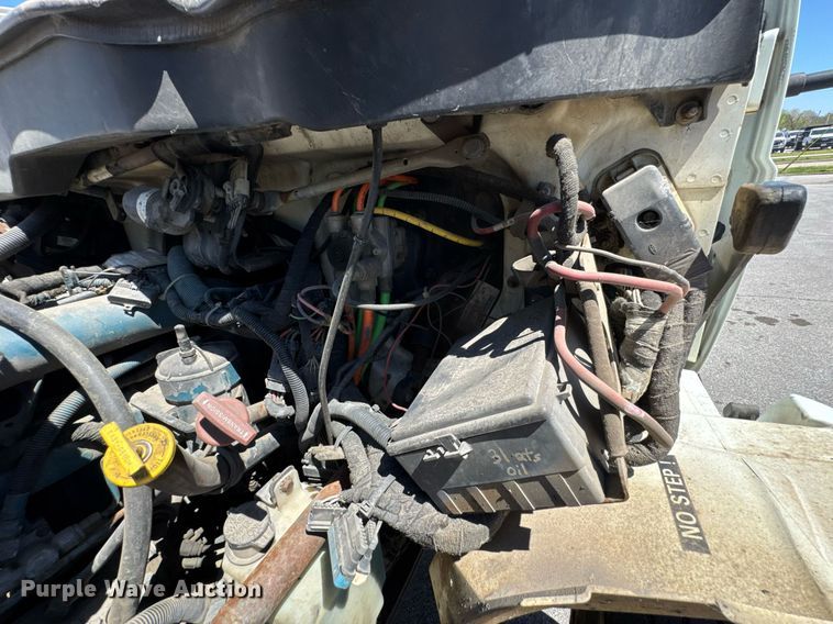 image for item DO0872 2007 International 4000 utility / service truck