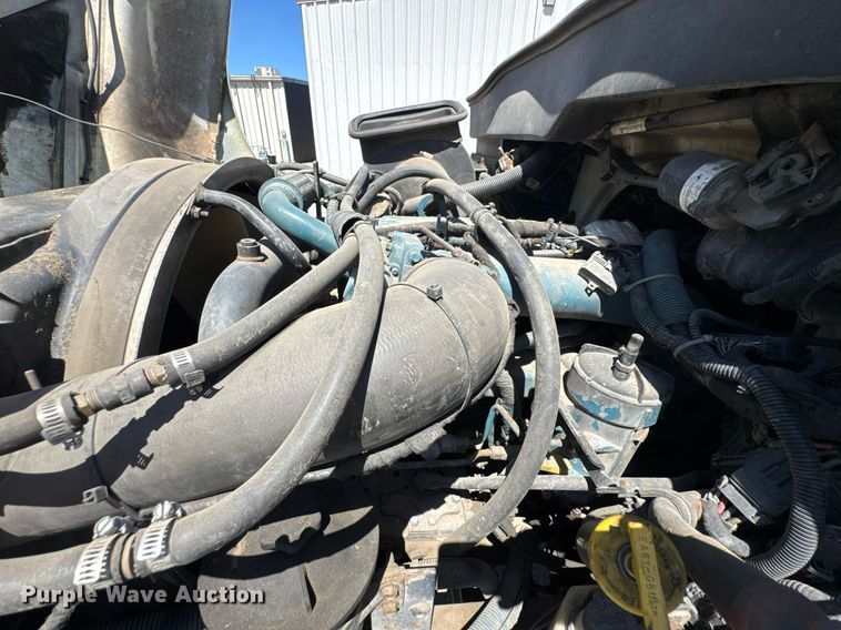 image for item DO0872 2007 International 4000 utility / service truck