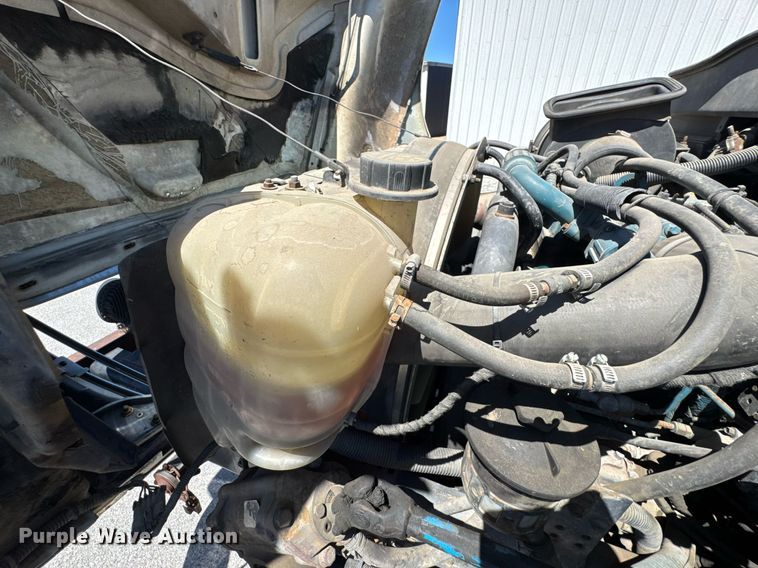 image for item DO0872 2007 International 4000 utility / service truck