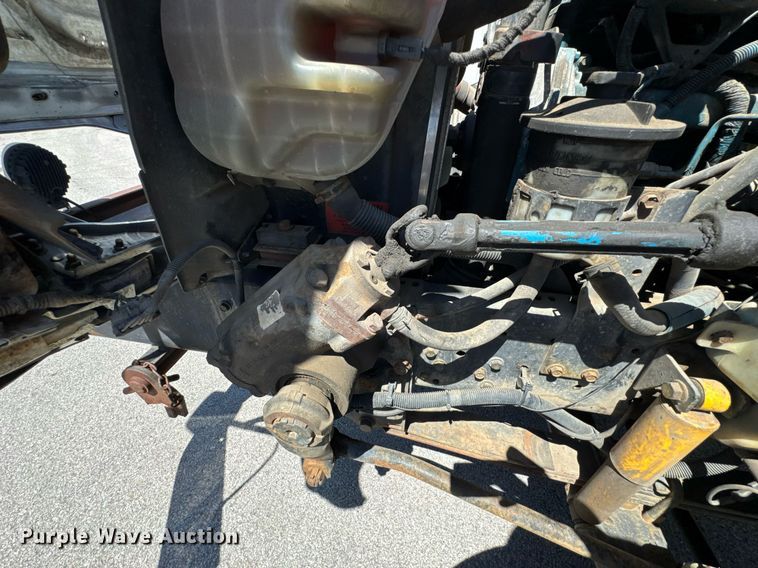 image for item DO0872 2007 International 4000 utility / service truck